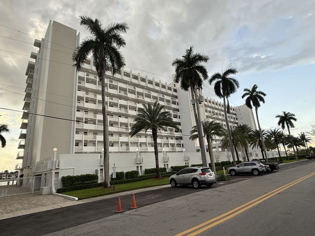 Bayshore Towers  photo 2